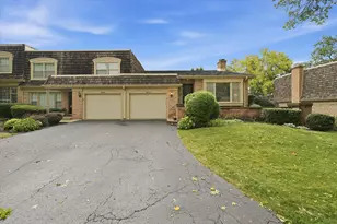 2S649 Ave Normandy E Ave, Oak Brook, IL 60523 - Photo 1