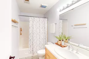 225 Columbia Ct, Schaumburg, IL 60193 - Photo 12