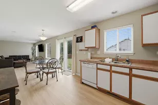 2636 Jenna Cir, Montgomery, IL 60538 - Photo 8