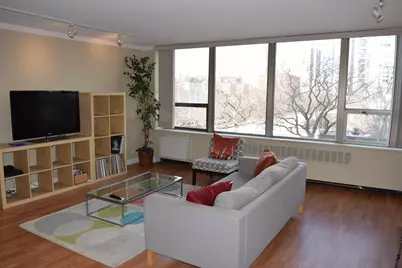 1360 N Sandburg Terrace #410, Chicago, IL 60610 - Photo 4