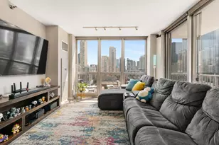 200 W Grand Ave, Chicago, IL 60654 - Photo 2