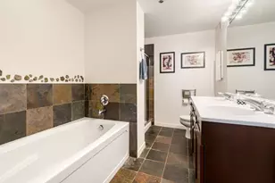 200 W Grand Ave, Chicago, IL 60654 - Photo 10
