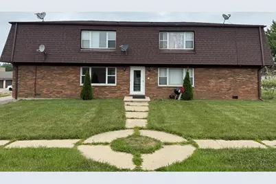1020 9th Street #4, Harvard, IL 60033 - Photo 1