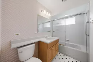 15W425 Victory Pkwy, Elmhurst, IL 60126 - Photo 6
