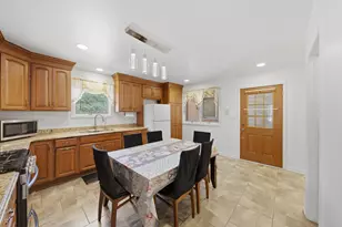15W425 Victory Pkwy, Elmhurst, IL 60126 - Photo 2