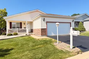 2 Suffolk Way, Grayslake, IL 60030 - Photo 2