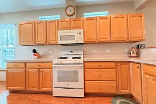 2 Suffolk Way, Grayslake, IL 60030 - Photo 6