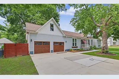 718 N Charter Street, Monticello, IL 61856 - Photo 4