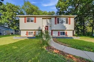 3006 E Hickory Dr, Wonder Lake, IL 60097 - Photo 1
