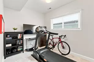 1518 W Superior St, Chicago, IL 60622 - Photo 14