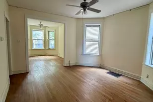 1738 W Byron St, Chicago, IL 60613 - Photo 2
