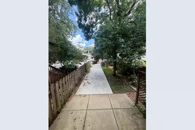 1738 W Byron Street, Chicago, IL 60613 - Photo 20