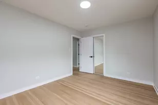 8500 Lawndale Ave, Skokie, IL 60076 - Photo 18