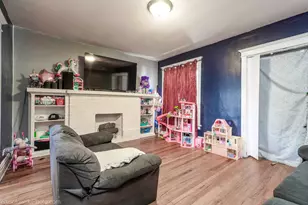 2009 W Birchwood Ave, Chicago, IL 60645 - Photo 14