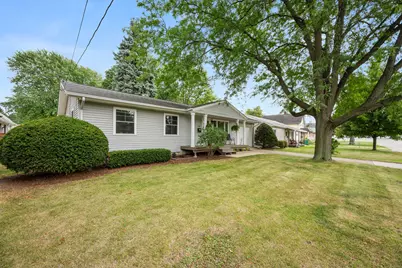 736 Carlson Street, Sycamore, IL 60178 - Photo 4