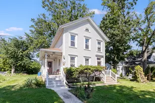 1330 Columbia St, Crete, IL 60417 - Photo 1