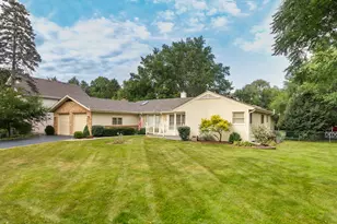 2470 Benton St, Palatine, IL 60067 - Photo 2