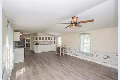 41561 N Sheridan Road #116, Zion, IL 60099 - Photo 4