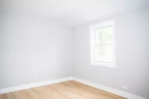 9737 S Merrill Ave, Chicago, IL 60617 - Photo 12