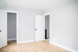 9737 S Merrill Ave, Chicago, IL 60617 - Photo 14
