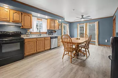 829 S Locust Street, Pontiac, IL 61764 - Photo 10