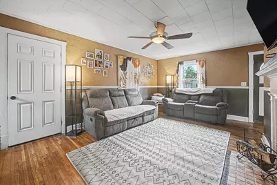829 S Locust Street, Pontiac, IL 61764 - Photo 6