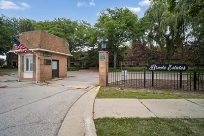 1220 Park Avenue W #132, Highland Park, IL 60035 - Photo 2