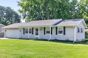 225 W Eisenhower St, Waterman, IL 60556 - Photo 1