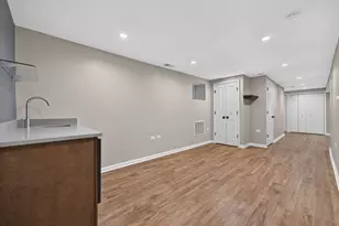 1507 W Hollywood Ave, Chicago, IL 60660 - Photo 20