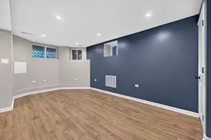 1507 W Hollywood Ave, Chicago, IL 60660 - Photo 18