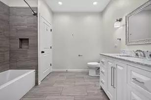 1507 W Hollywood Ave, Chicago, IL 60660 - Photo 16