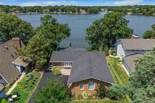 823 Holiday Dr, Lake Holiday, IL 60548 - Photo 6