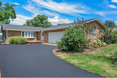823 Holiday Drive, Lake Holiday, IL 60548 - Photo 8