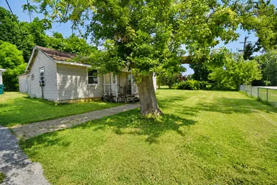 12210 W Blossom Avenue, Beach Park, IL 60087 - Photo 2