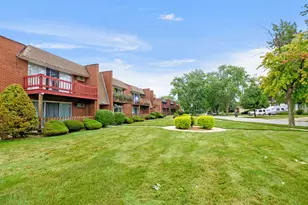 539 N Pleasant Dr, Glenwood, IL 60425 - Photo 2