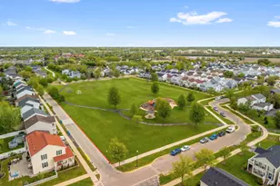 939 Four Seasons Blvd, Aurora, IL 60504 - Photo 30