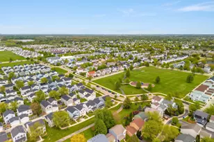 939 Four Seasons Blvd, Aurora, IL 60504 - Photo 28