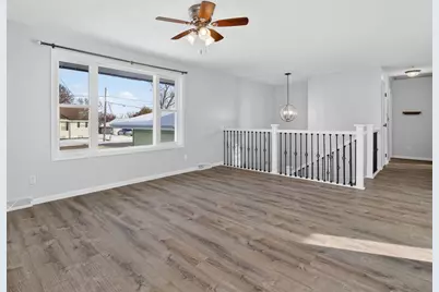 105 W Oak Street, Coal City, IL 60416 - Photo 4