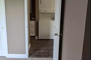 503 Kenneth Cir, Elgin, IL 60120 - Photo 8