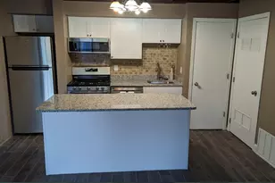 503 Kenneth Cir, Elgin, IL 60120 - Photo 2
