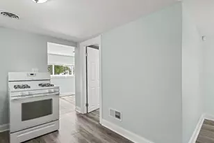 10004 S Torrence Ave, Chicago, IL 60617 - Photo 6