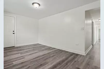 10004 S Torrence Avenue, Chicago, IL 60617 - Photo 2
