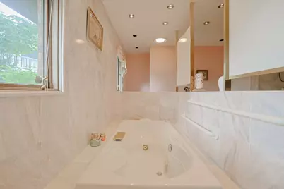 9 Camelot Drive, Oak Brook, IL 60523 - Photo 20