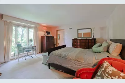 9 Camelot Drive, Oak Brook, IL 60523 - Photo 32