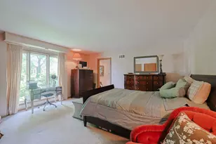 9 Camelot Dr, Oak Brook, IL 60523 - Photo 32