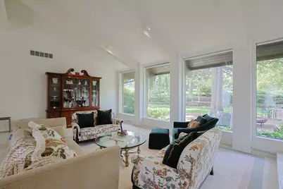 9 Camelot Drive, Oak Brook, IL 60523 - Photo 10