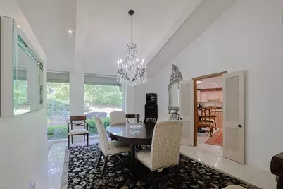 9 Camelot Drive, Oak Brook, IL 60523 - Photo 8