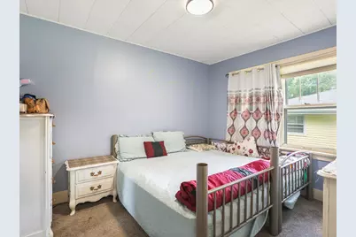 1247 W Logan Street, Freeport, IL 61032 - Photo 18