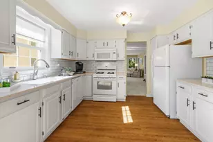 532 Bradbury Ln, Geneva, IL 60134 - Photo 8