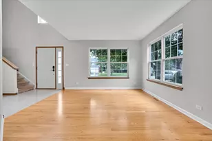542 Waterford Ln, South Elgin, IL 60177 - Photo 6